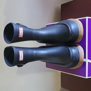 Hunter original, rubber short waterproof rain boots. Black